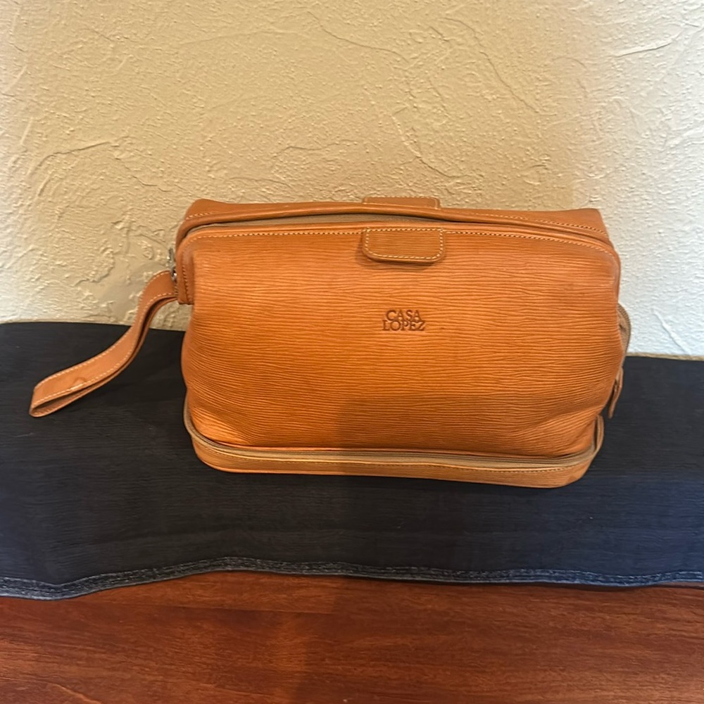 Argentinian Casa Lopez heavy leather vanity case